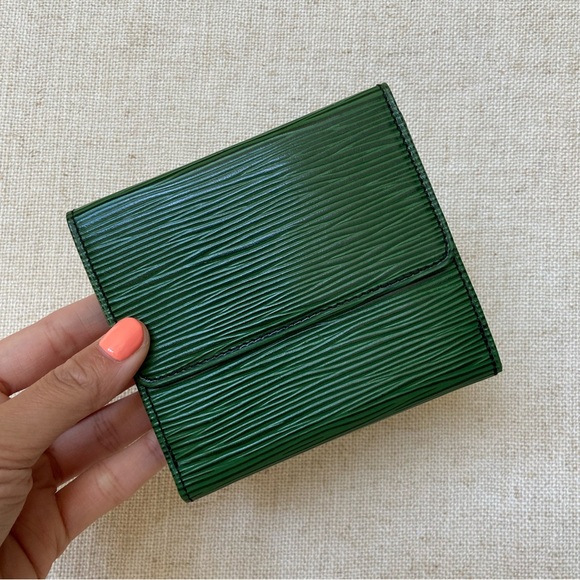 Louis Vuitton Green Epi Elise Wallet - Picture 3 of 11